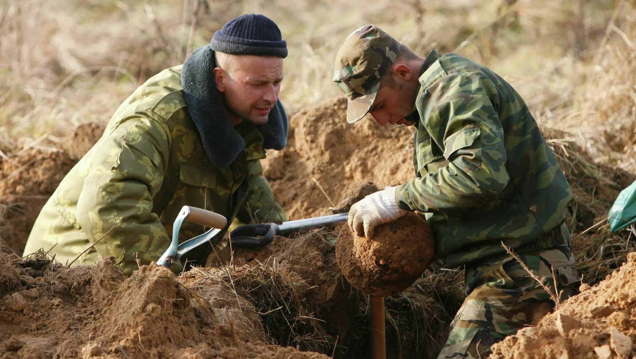 Поисковики солдат Великой Отечественной войны. Поисковые отряды раскопки. Сайт военный поиск