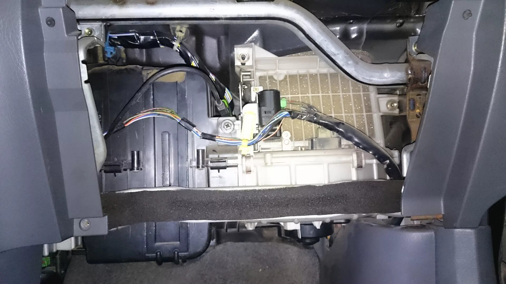 Замена салонного фильтра - Honda CR-V (RD1, RD2), 2 л, 1998 года плановое ТО DRI
