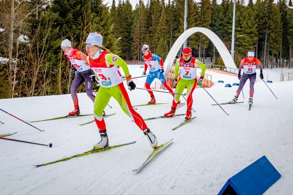 Лыжный спринт видео. Лыжные гонки командный спринт. Чемпионат России по лыжным гонкам Ханты Мансийск командный спринт. Лыжные гонки Киржач. Индивидуальный спринт лыжные гонки.