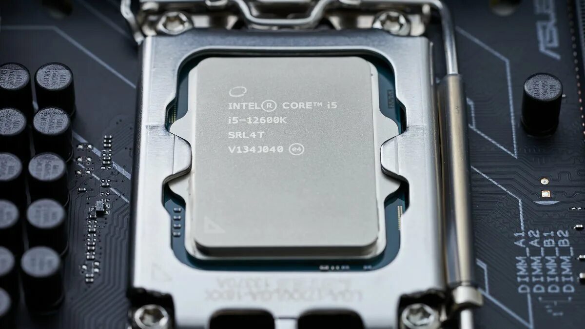 Intel core i5 12400f температура. Процессор intel core i5 12600. intel i5 12400. процессор intel core i5 12400. процессор intel core i5-12400f box.