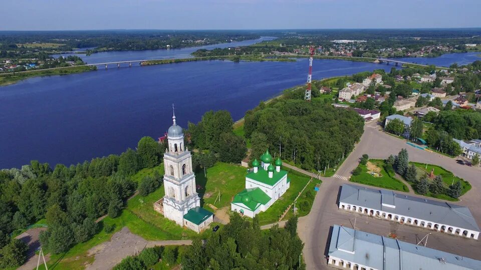 На какой реке расположен город ярославль. Пошехонье Ярославская область. Пошехонье храм Троицкий. Красивый храм Пошехонье Ярославская. Природа - город Пошехонье - Ярославская область.