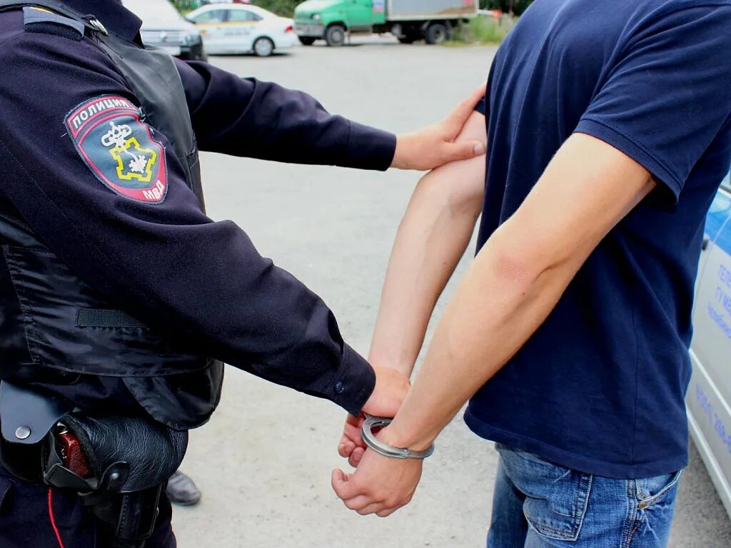 Игорь ознобихин полицейский. Полицейский участок фото. Ппс в бронежилете. Форма полиции. В полицию после 30.