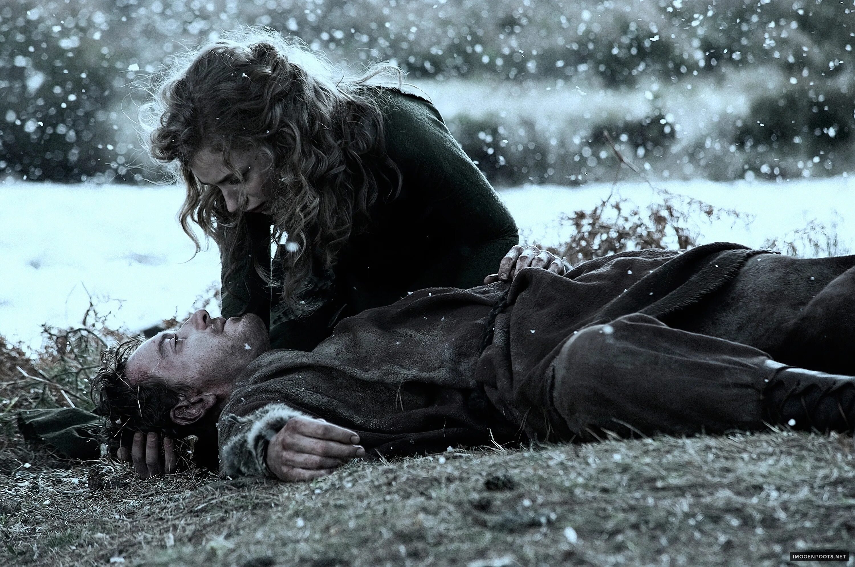 обнимать покойника. обнимать покойника. снится покойная мать. обнимать покойника. парень призрак.