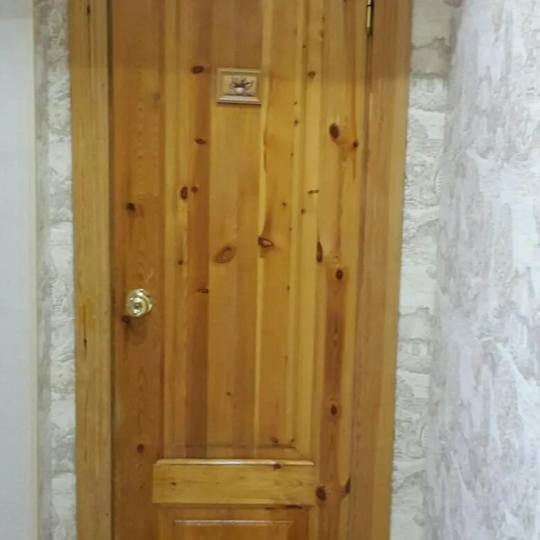 Двери деревянные б у. Деревянные двери межкомнатные б/у. Юла входные деревянные двери. Фин двери деревянные.