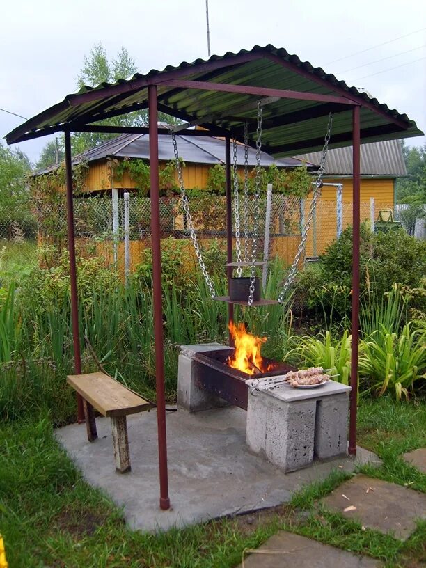 Мангал на даче. Как сделать мангальную зону своими руками недорого. Зона барбекю с навесом. Место для барбекю на даче. Площадка для барбекю на даче.