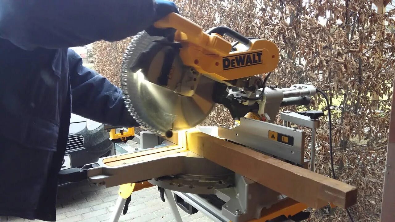 Торцовая пила деволт 780 авито. Стол для торцовочной пилы dewalt dws780. деволт 780 торцовка аналог китайский. деволт торцовка для металла. сборка двигателя dewalt dws 780.