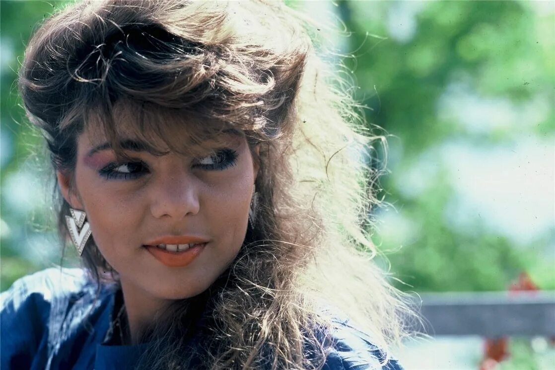 Сандра 80-е. Sandra cretu. Sandra cretu. Сандра крету в молодости. Sandra cretu.