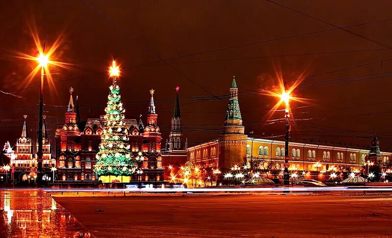 Ковид новый год. Новогодняя Москва. Новогодняя красная площадь в Москве. Вечерний новогодний Кремль. Красная площадь новый год.