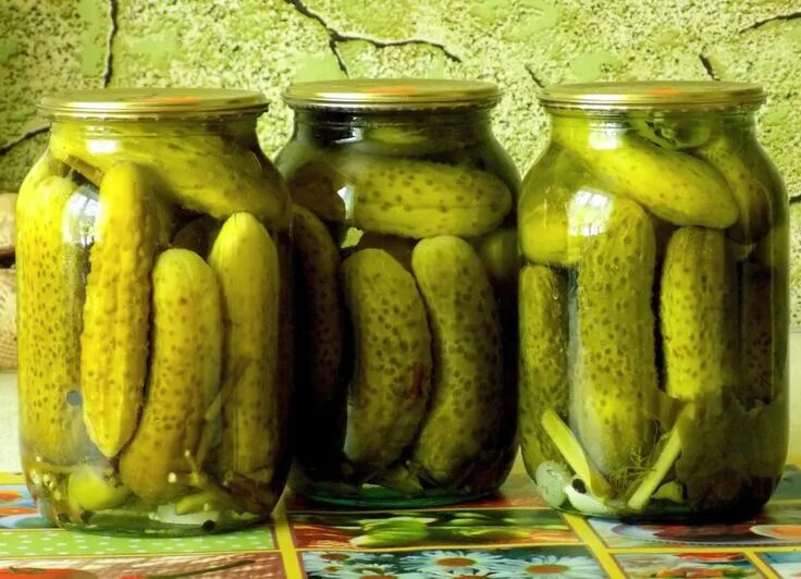 Приготовить огурцы на зиму хрустящие. Огурцы маринованные. сладкие огурцы на зиму. консервированные соленые огурцы. огурчики вкуснейшие (с лимонной кислотой).