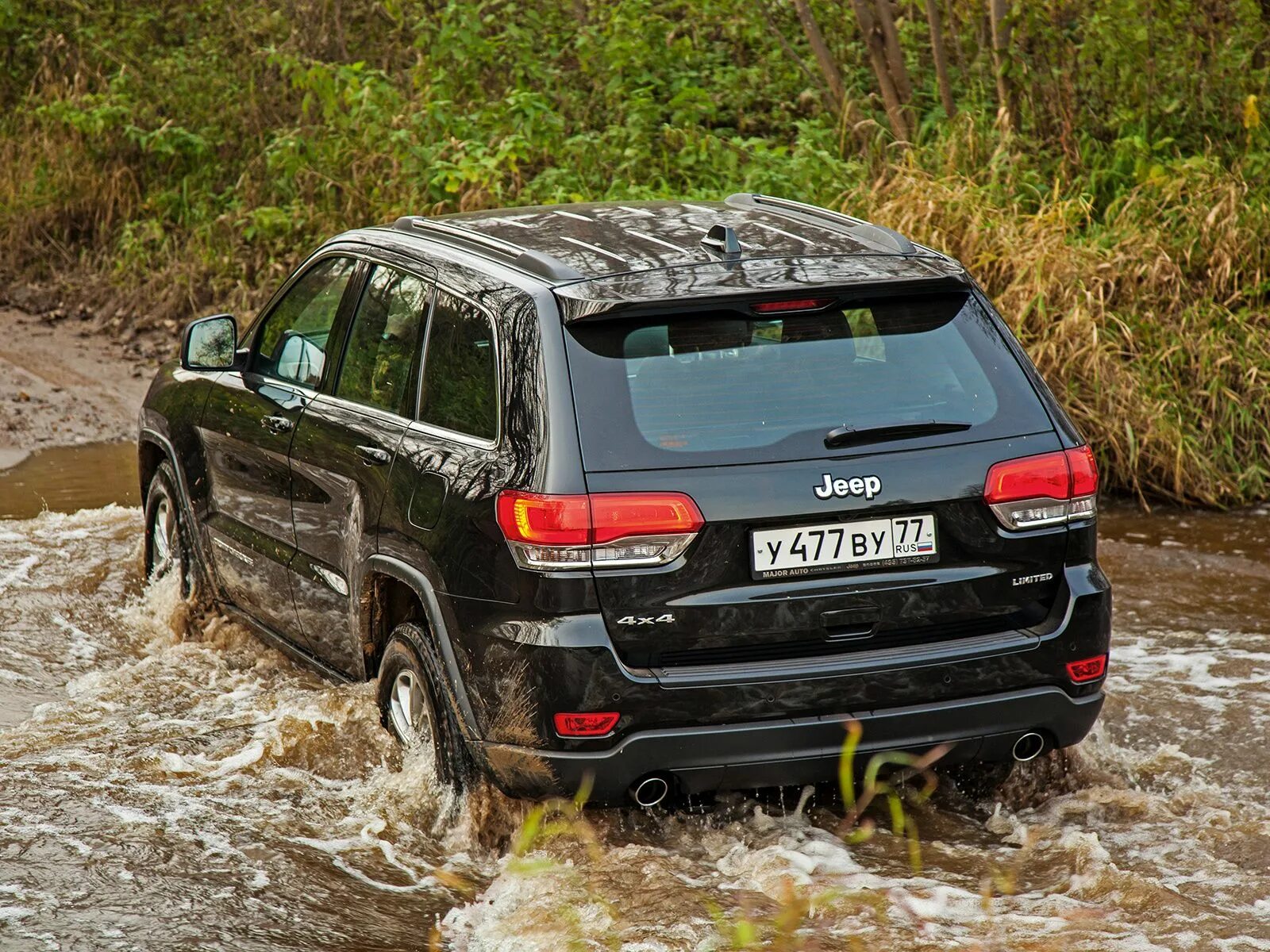 Jeep Grand Cherokee 2014. Jeep Grand Cherokee или Land Cruiser 200. Джип Чероки Гранд гитара. Тест Jeep Grand.