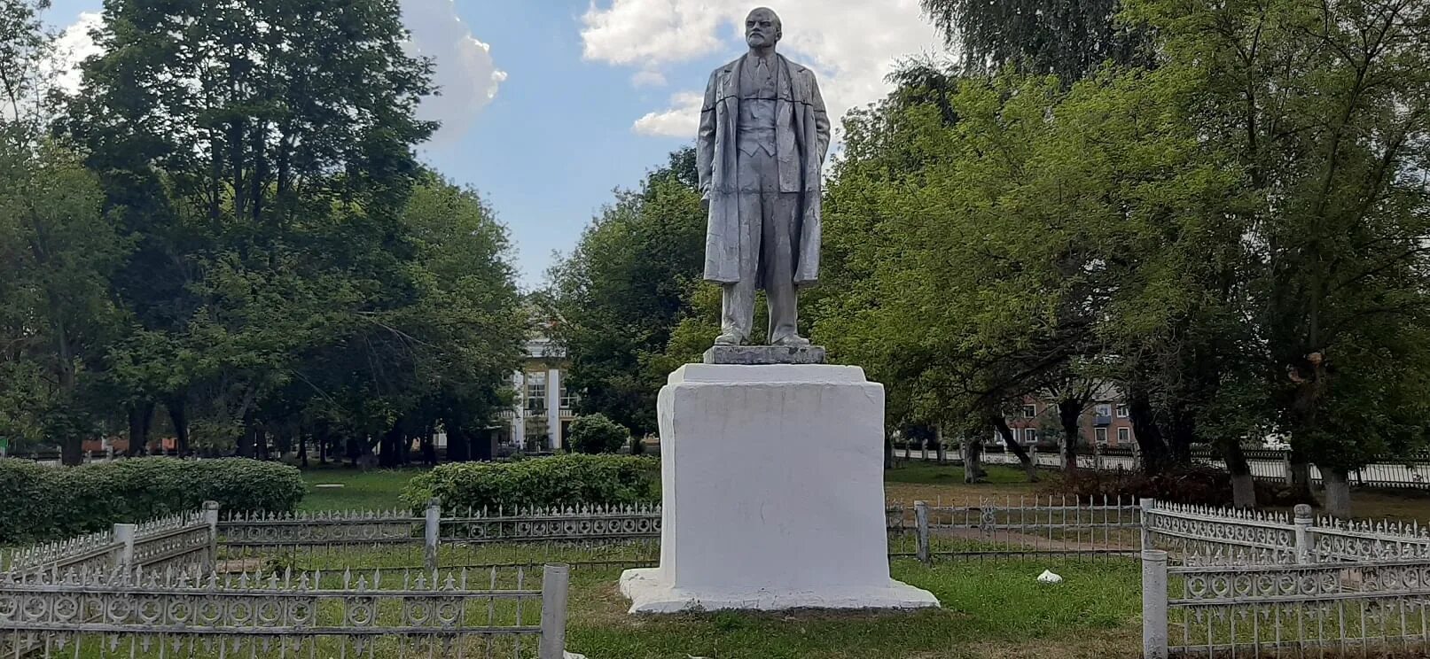 Узловская межпоселенческая библиотека, библиотека, Театральная ул., 1, сельский 