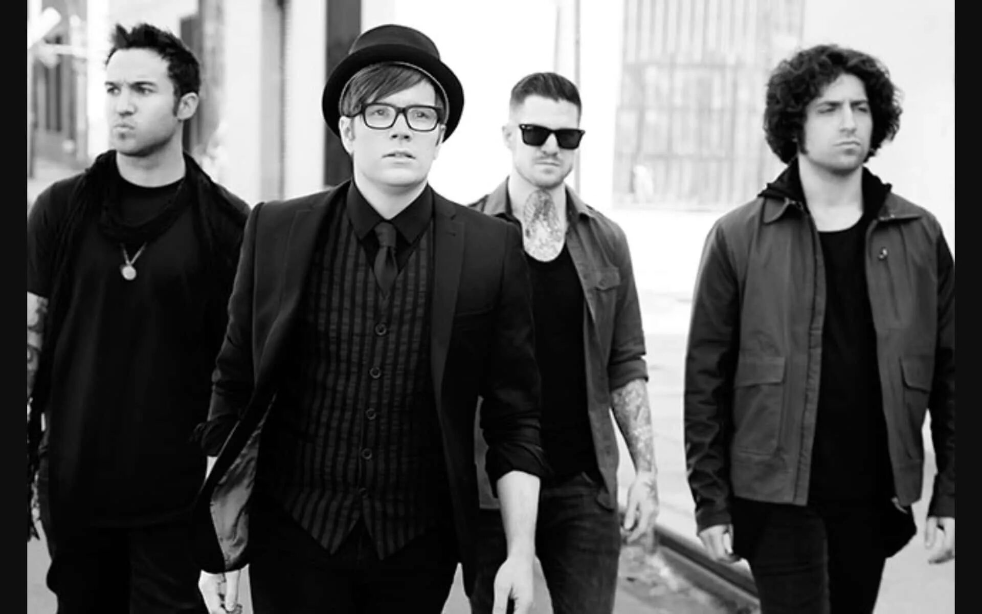 Группа Fall out boy. Фоллаут бой группа. Группа Fall out boy 2021. Fall out boy 2023. Fall out группа