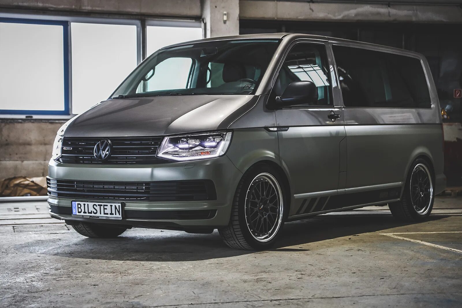 Купить т5 фольксваген 1.9. VW Transporter t5 Pro. T1 VW t5. VW t5 20zoll. Юбилейный Фольксваген Транспортер т 6.