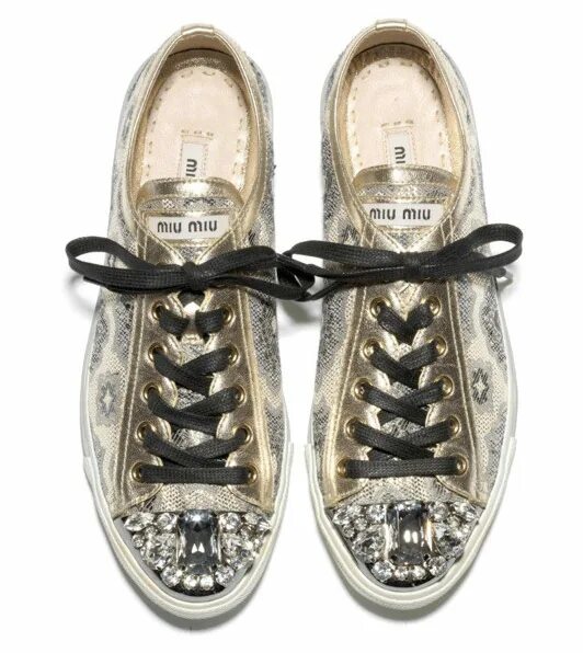 Кроссовки миу миу. Кеды миу миу розовые. Miu miu со стразами. Футболка миу миу женская. Кеды со стразами.