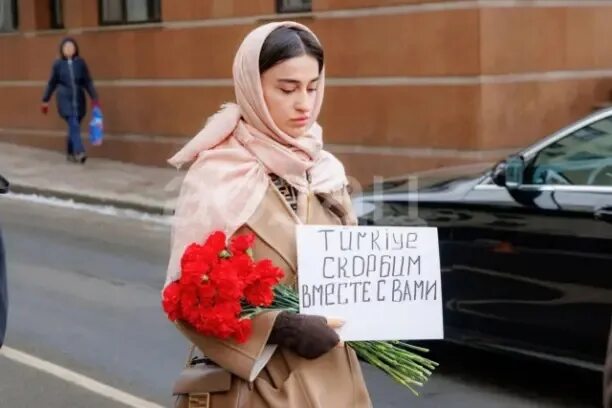 Посольство сирии в москве. Турецкое посольство. Посольство Турции в Москве. Сирийцы в Москве.