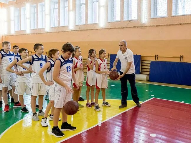 Школа 23 пенза. Школа 23 Белгород. 42 Школа Белгород баскетбол. Баскетбол глухих. Баскетболисты Белгорода.