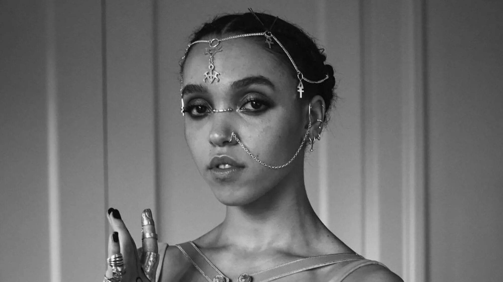 Fka twigs two weeks. Fka twigs. исполнительница fka twigs. fka twigs британская певица.