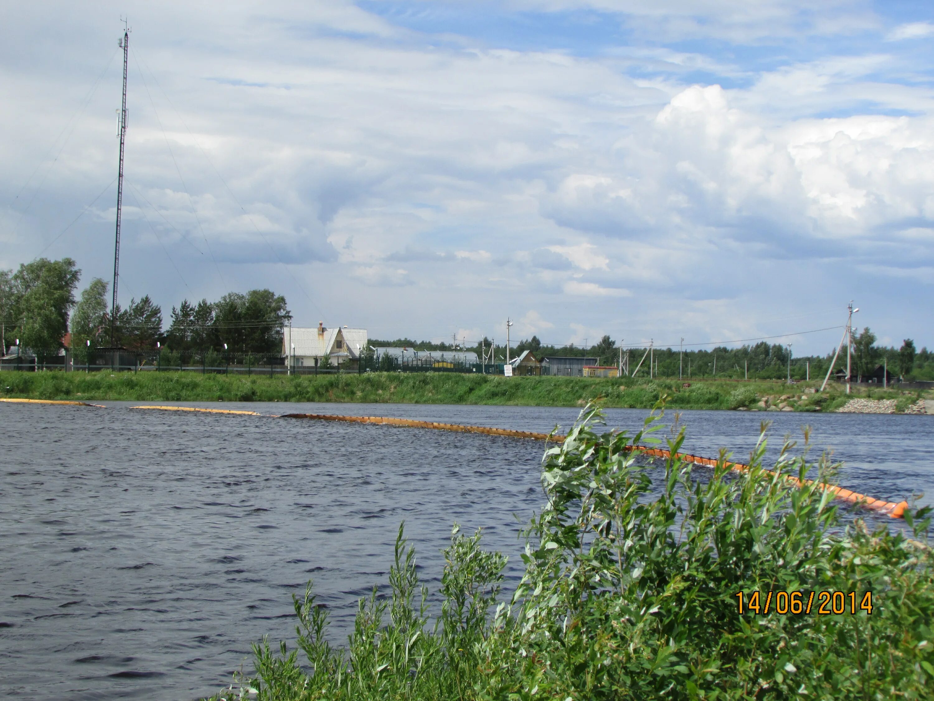 Река Сухона сплав. Плотина Сухона. Дамба Сухона Сокол. Дамба на реке Вологда.