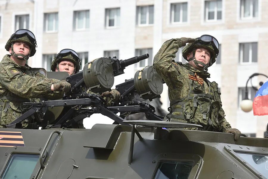 Прямой эфир парада 9 мая. Марийские военные. Парад Йошкар Ола 09.05. 2022. С мариэл военные. Армия Йошкар Ола секретные войска.