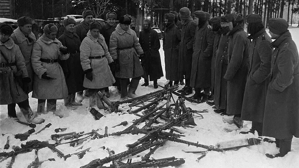 Машина пуля. Обстреляли машину. Под москвой расстреляли. Стрельба в мфц рязанский. Стрельба в москве вчера видео.