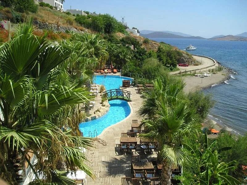 Бодрум Турция отели 4 звезды. Отель Бодрум на горе 4 звезды. Middle Town Bodrum. Middle Town Bodrum Beach Hotel.