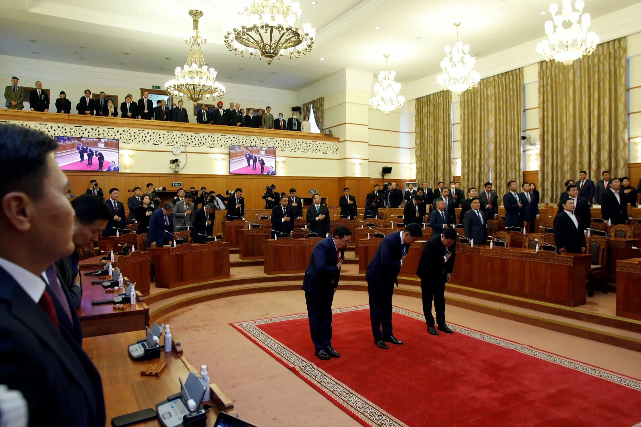 Парламент монголии. Великий государственный хурал. Монгольский парламент. Великий государственный хурал монголии. Парламент монголии.