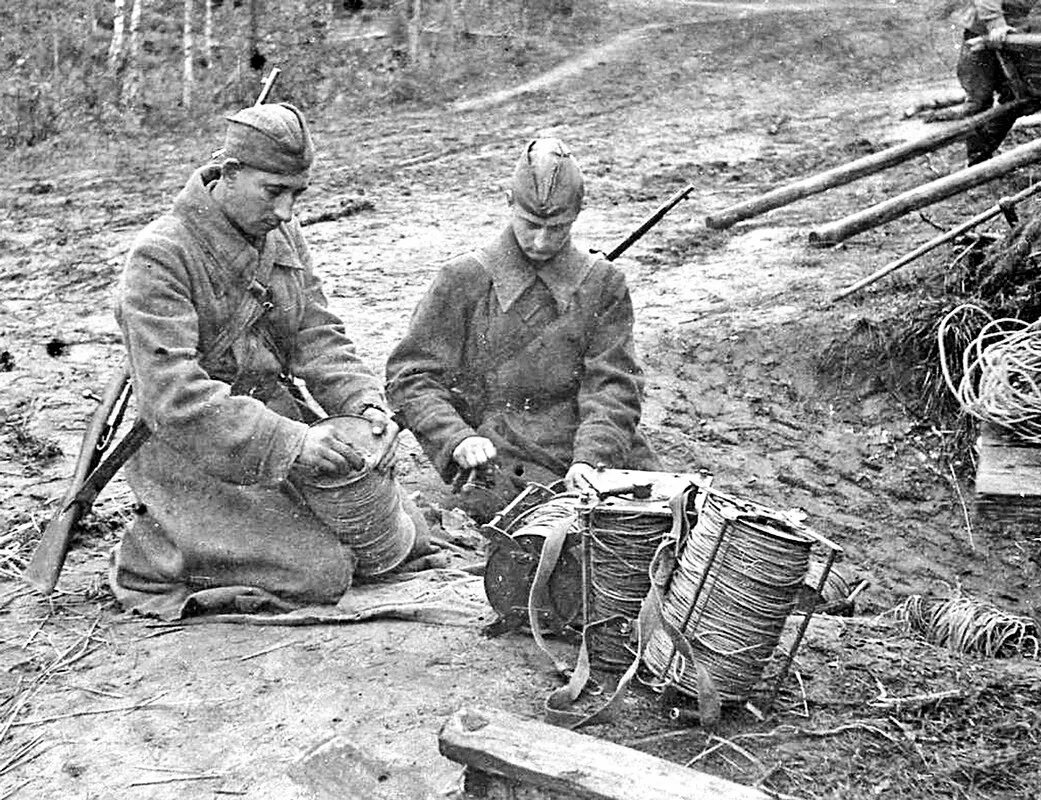 Катушка связиста РККА 1941. Связисты Великой Отечественной войны 1941-1945. Катушка связиста РККА. Связисты на войне 1941-1945. Бои связистов