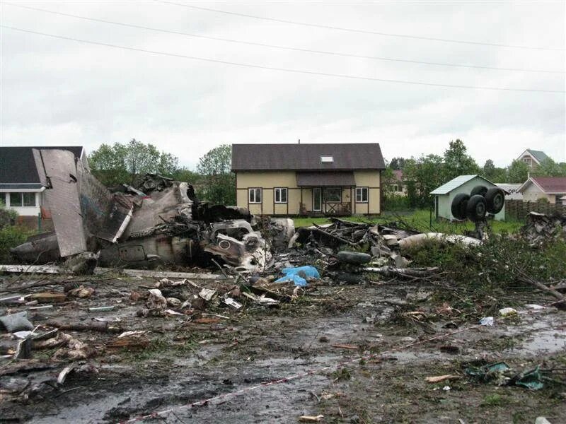 Лебяжий луг авиакатастрофа. Катастрофа ту-134 под Петрозаводском. Ту 134 Петрозаводск катастрофа. Крушение ту 134 под Петрозаводском.