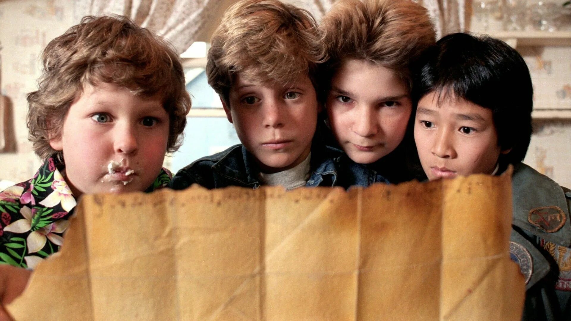 Балбесы 1985. Балбесы (the Goonies). Джонатан ке Кван балбесы. Зарубежные приключения 90