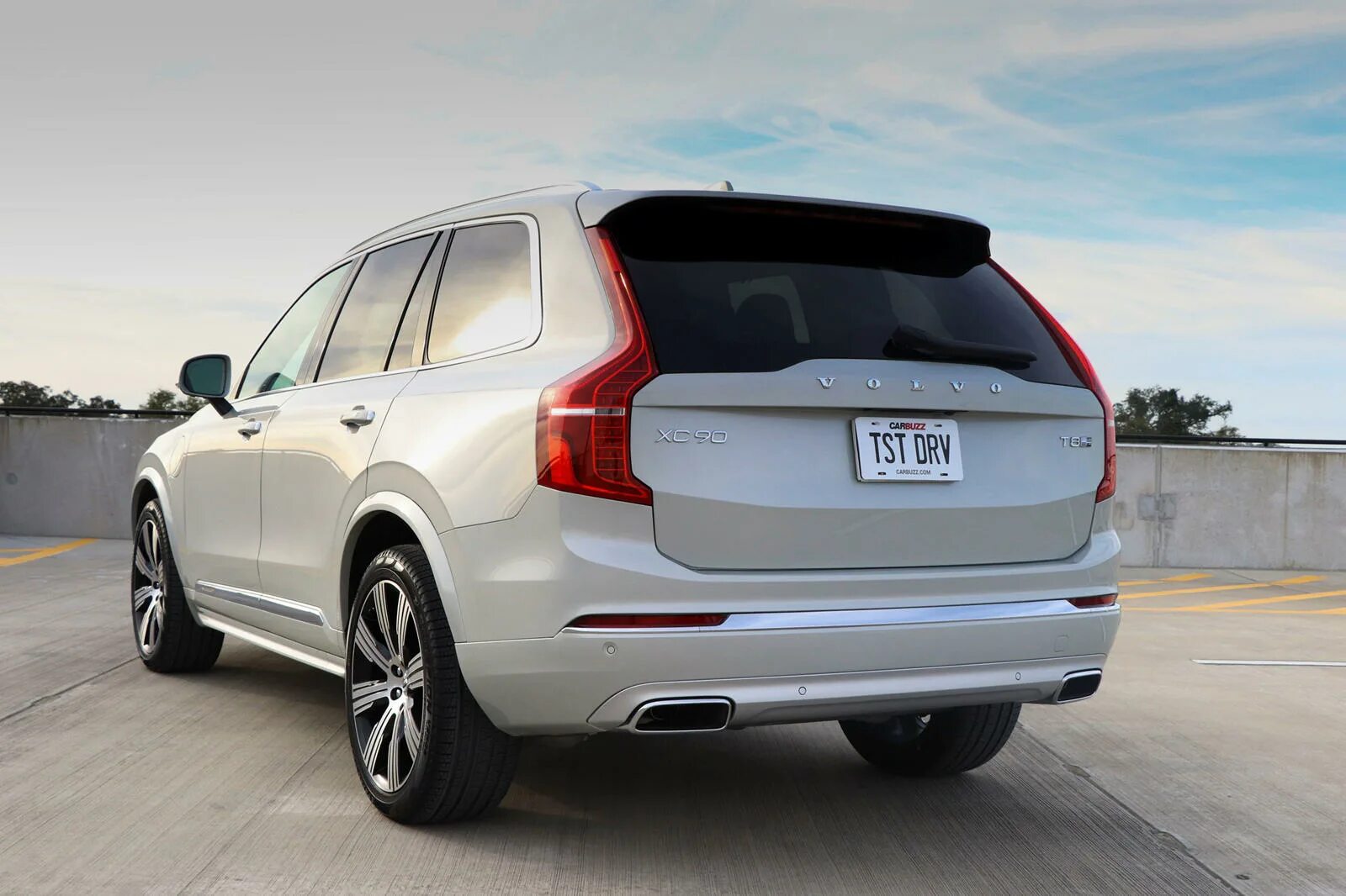 Volvo xc90 t8 r-design. Вольво хс90 2022 гибрид. Volvo xc90 гибрид. Китайский вольво хс90. Volvo xc90 hybrid.
