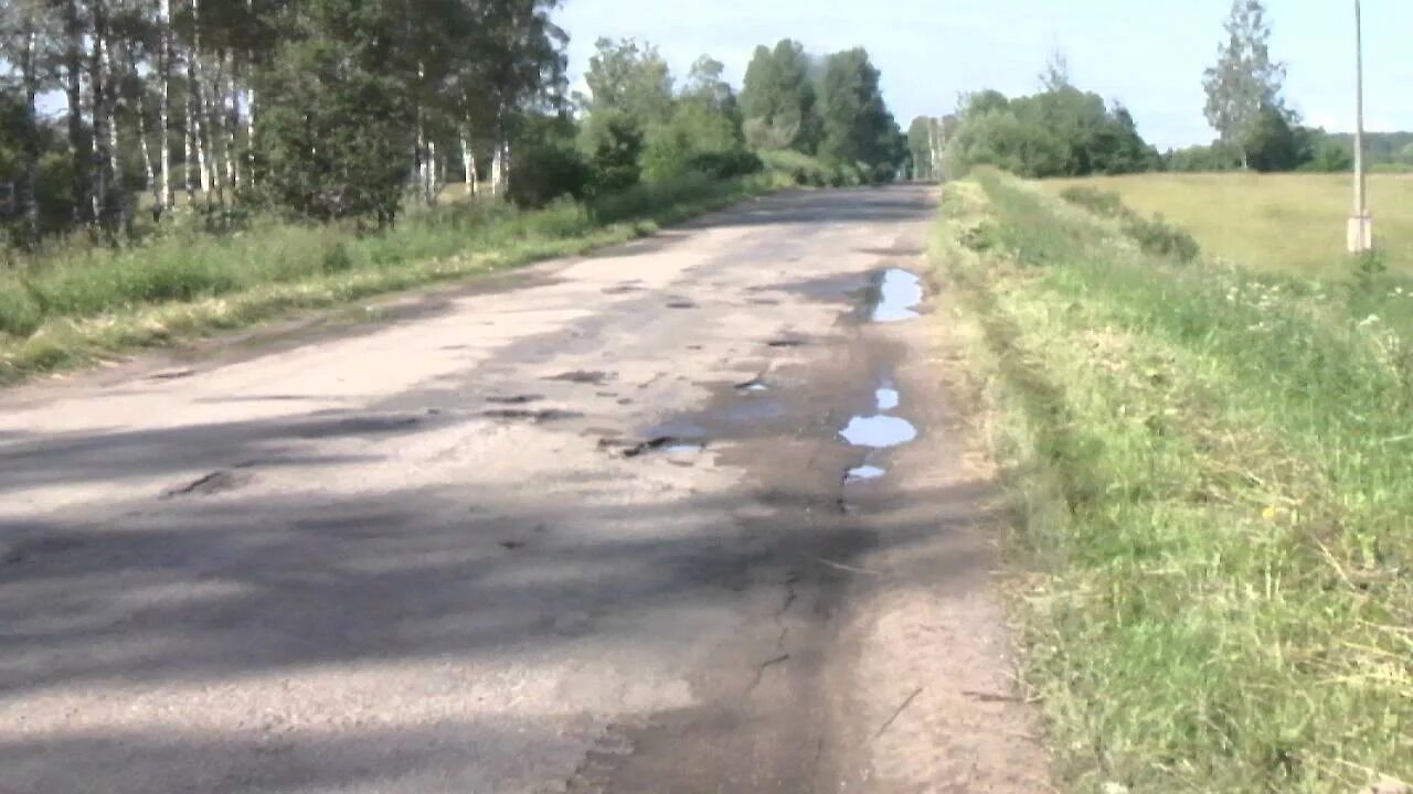 Дорога на демянск. Старая асфальтированная дорога. Дорога в руссу. Дорога осташков. Старая русса дорога на демянск.