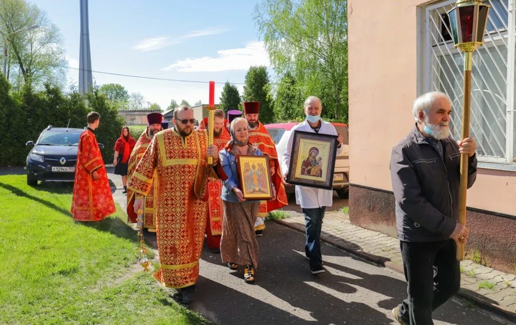 церковь при больнице. епископ николай балашихинский и орехово-зуевский. служба в храме орехово зуево. крестовоздвиженский храм орехово-зуево. служба в храме орехово зуево.