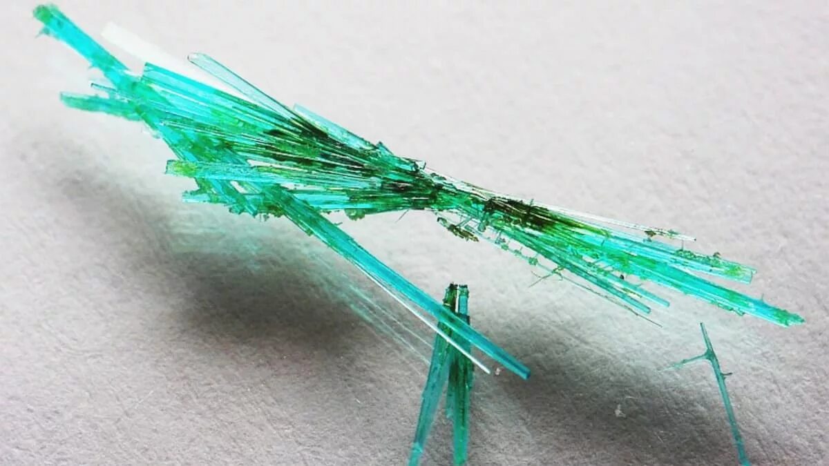 Cucl2 порошок. Cucl цвет. Кристаллогидрат хлорида меди 2. Cucl2 цвет. Хлорид меди 2.