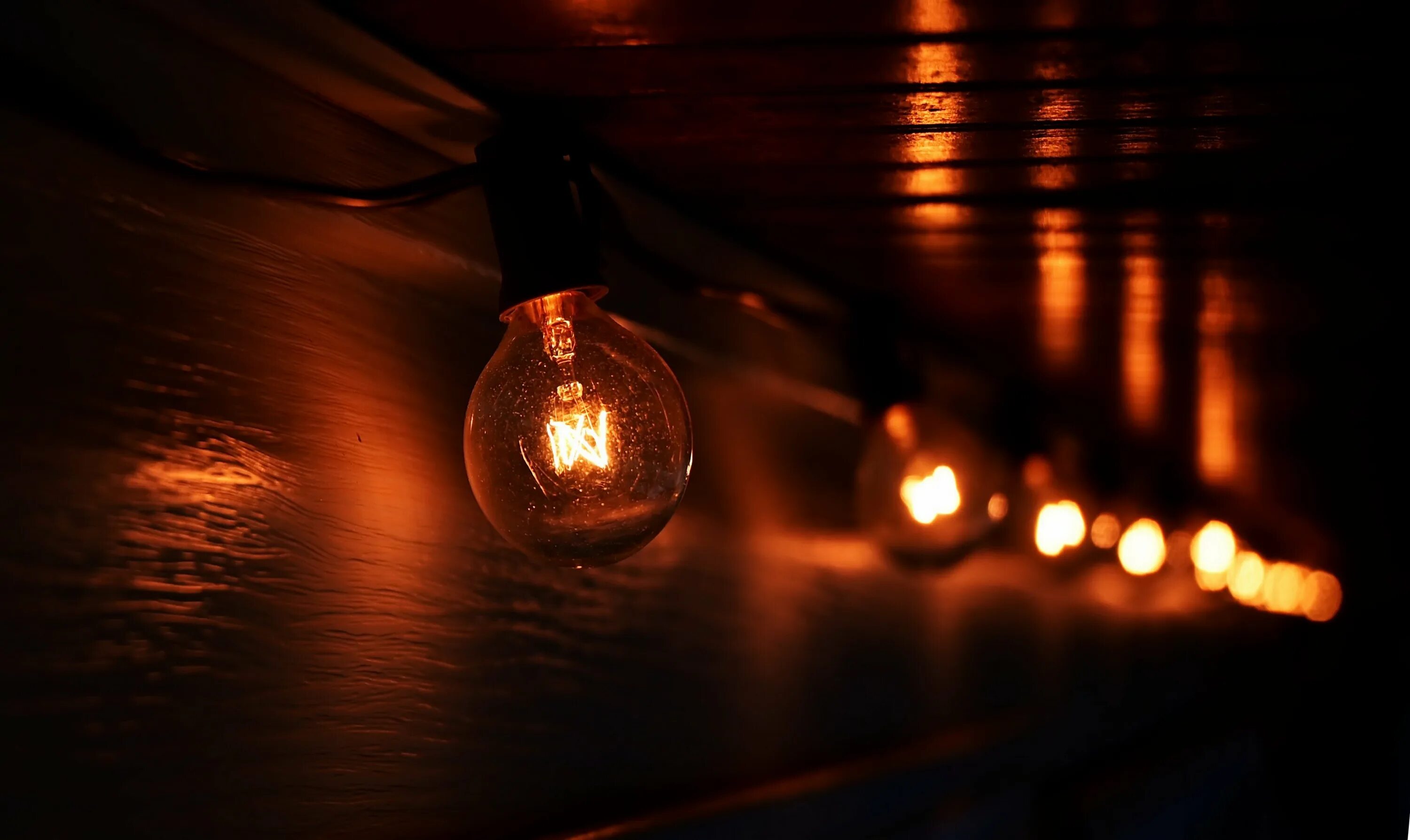 Поставь свет потеплее. Свет лампочки. Лампочка Эдисона. Ламповое освещение. Декоративные лампы.