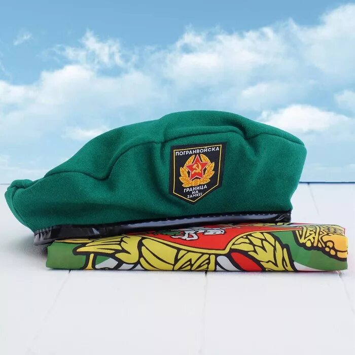 Берет пограничника военпро. Берет пограничника дшмг. Головные береты погран войск. Берет погранвойск. Зеленая беретка пограничника.