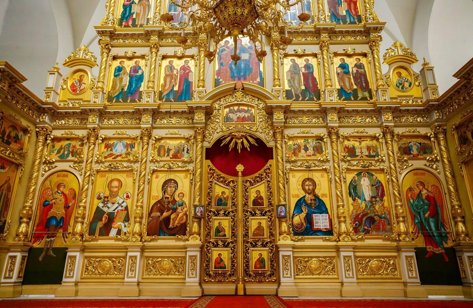Углич преображенский собор иконостас. Углич спасо преображенский иконостас. Иконостас спасо преображенского собора. Иконостас спасо-преображенского собора в угличе. Иконостас спасо-преображенского собора соловецкого монастыря.