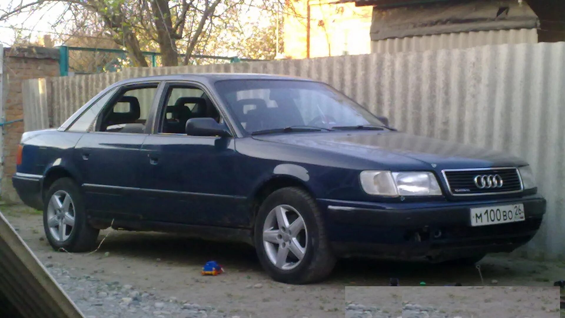 Ауди 100 синяя. Audi 100 c3 синий. Ауди 100 1994г. Audi 100 1995. Ауди 100 с3 темно синий металлик.
