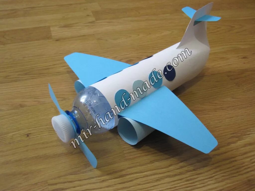 Самолет технология 4 класс. Поделка самолет. Подёлкуа самолёт. Самолет из подручных материалов. Поделки из бросового материала самолет.
