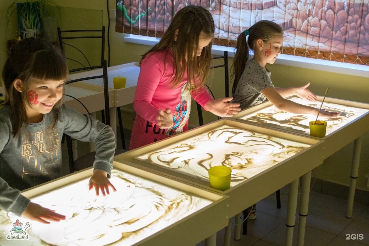 Песочная студия. Песочная студия. Рисование песком на световых столах. Студия песочной анимации. Песочная студия в дет саду.