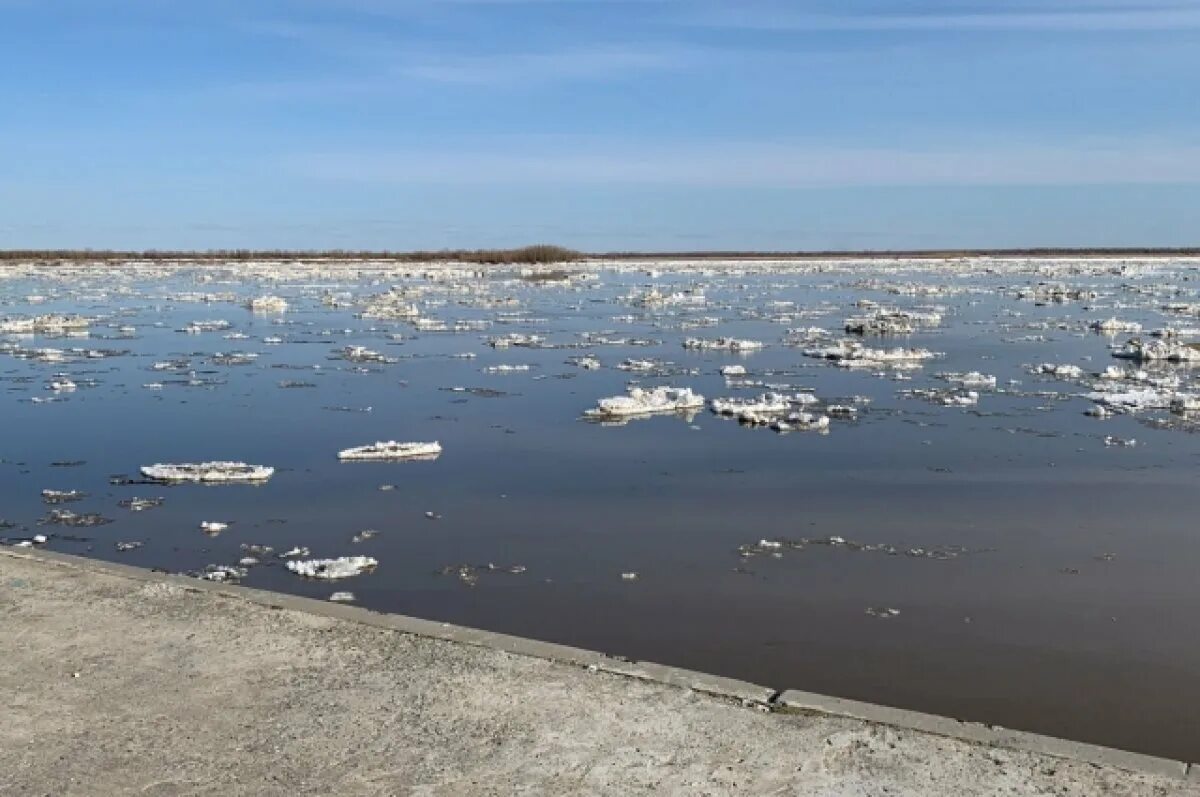 Ледоход на Балхаше. Ледоход Терек. Загрязнение воды в Новосибирской области. Отход льда в реках. Омск под водой