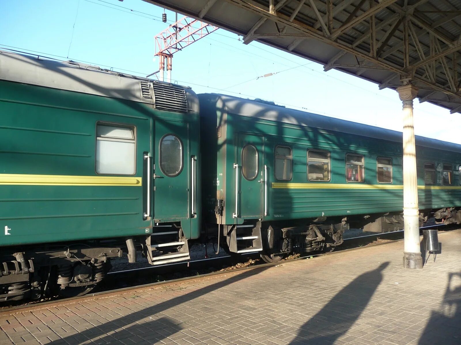 Поезд москва кишинев. Поезд москва кишинев фото. Поезд кишинев одесса. Поезд содружество. Пассажирский поезд кишинев москва.