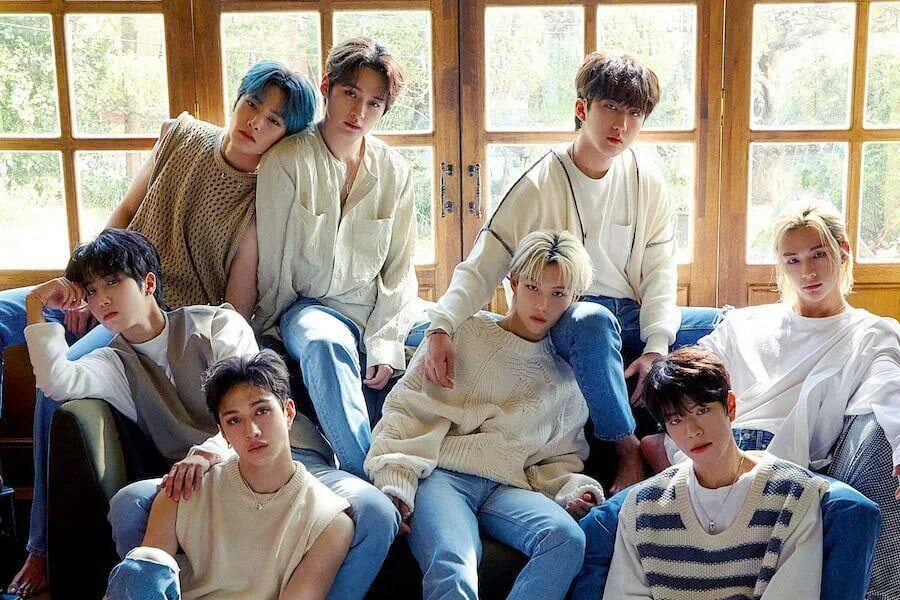 Stray kids 2022. Группа stray kids 2022. Группа stray kids плейлист. Корейская группа stray kids. Stray kids треки.