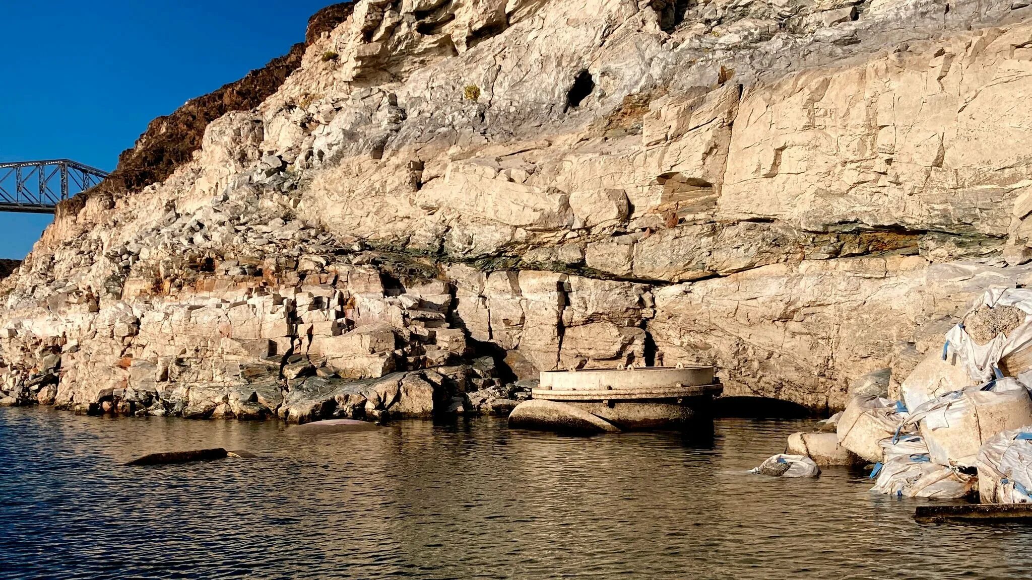 Озеро засуха. Озеро МИД Невада. Озеро МИД Лас Вегас. Озеро МИД, Колорадо. Lake Mead 2022.