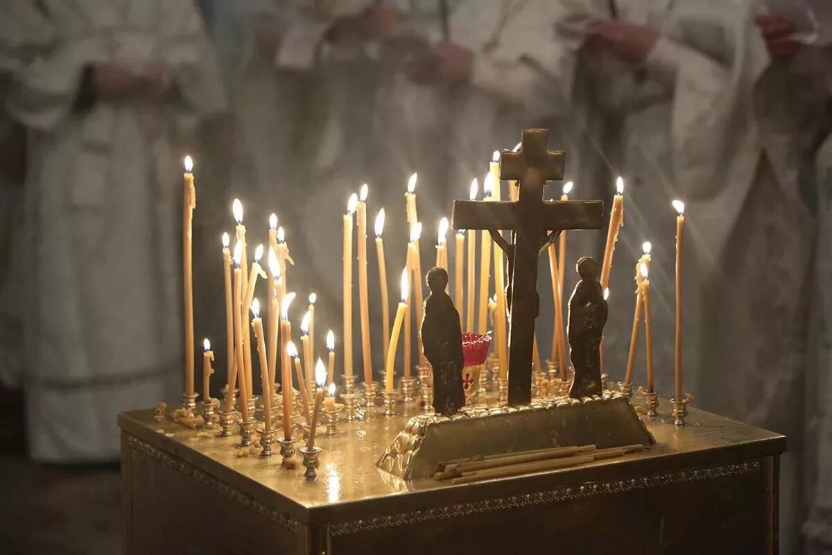 Вселенская троицкая родительская суббота. Вселенская родительская мясопустная суббота. Поминальный стол в храме. Церковные поминальные субботы. Церковные поминальные субботы.
