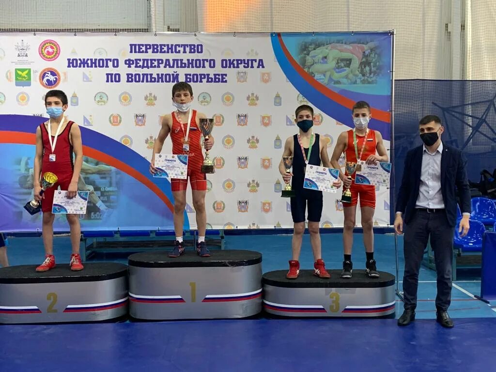 Спортсмен краснодарского края по борьбе. Вольная борьба славянск на кубани. Триумф славянск на кубани спортивная школа. Греко римская борьба славянск на кубани. Греко римская борьба минусинск.