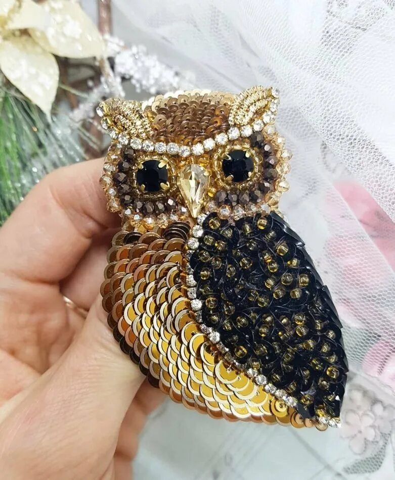Сова из бисера. Брошь сова санлайт. брошь сова из бисера. брошь сота. брошка сова из бисера.