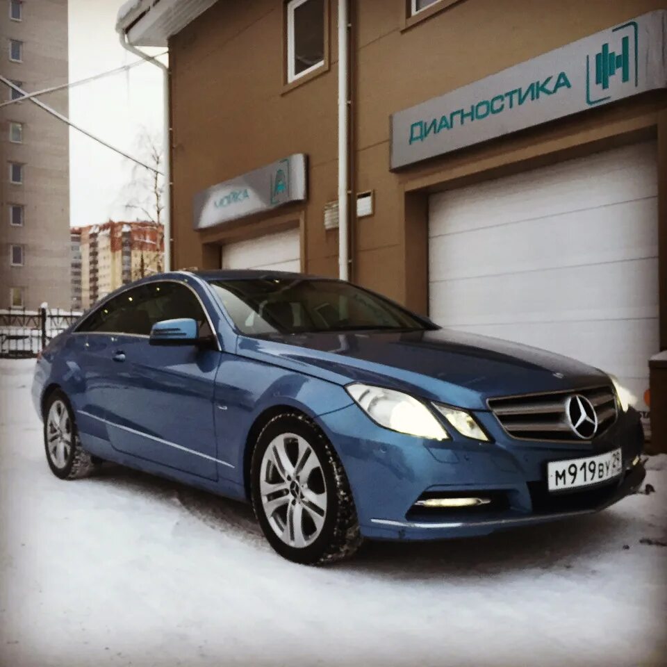 Мерседес w207. Мерседес 207. Mercedes c207. Мерседес с 207 зелёный.