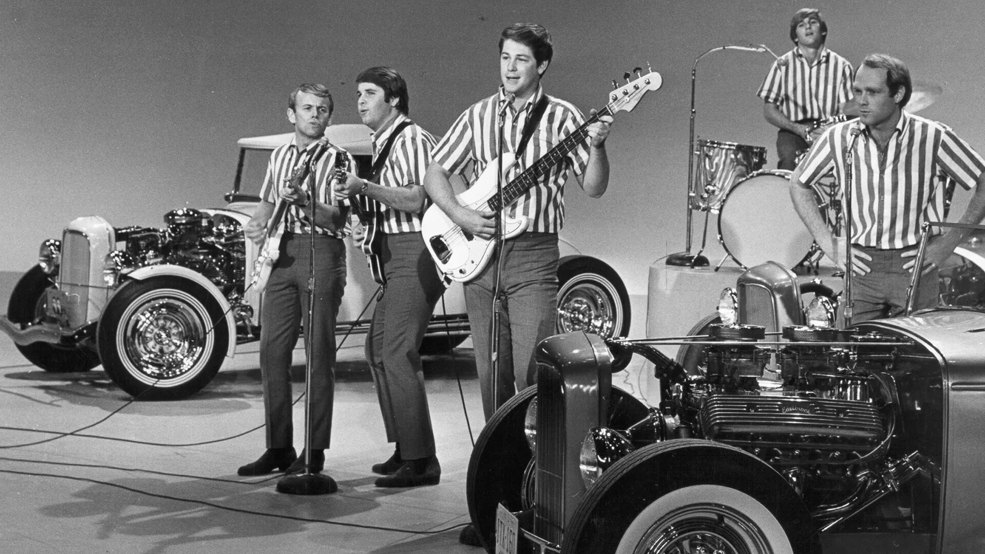 Зарубежная группа 60. Группа the Beach boys. The Beach boys 60-е. The Beach boys 1963. The Beach boys 1961.