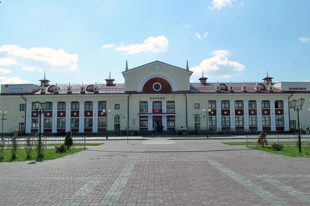 Татарск новосибирск область. Новый вокзал татарск новосибирская область. новосибирск татарск вокзал. жд вокзал татарск. татарск район вокзала.