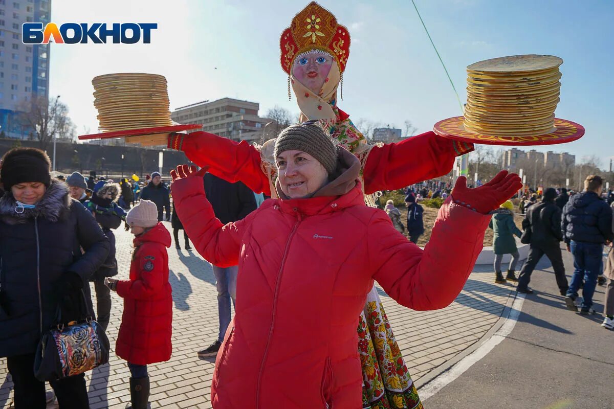 В библиотеке провели масленицу. Масленица Волгоград. Мероприятия Масленица Волгоград. Масленица в Волгограде 2023 мероприятия. Масленица в Волгограде 2022.